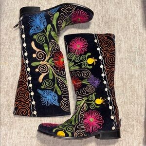 Sz 37 6 1/2 - 7 Women's Floral Embroidered Knee-High Boots black Suede leather